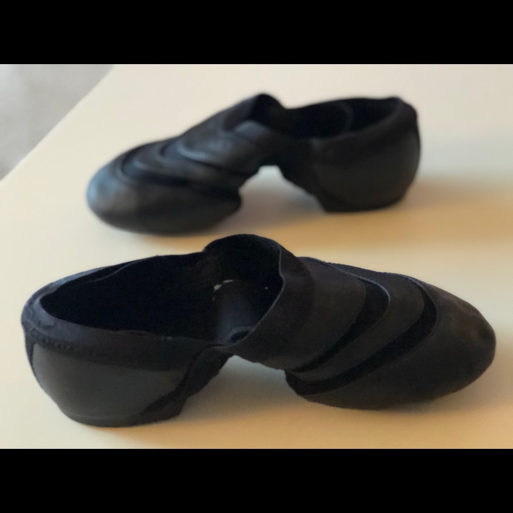 Capezio Freeform black jazz shoe